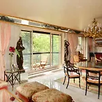 21A Marechal Foch Avenue Paris Champs-Elysees